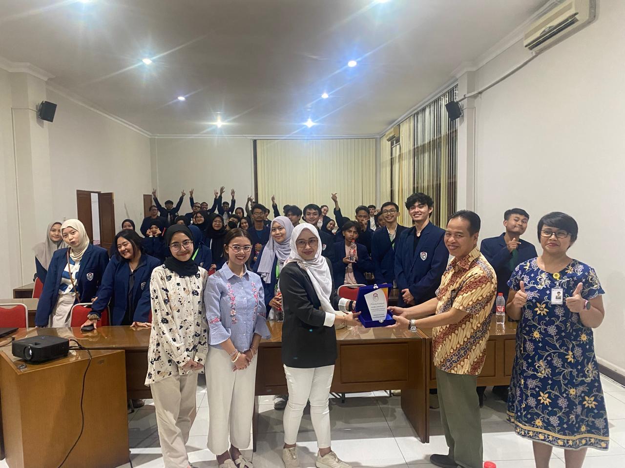 Project-Based Learning sebagai Metode Utama di VINIX7